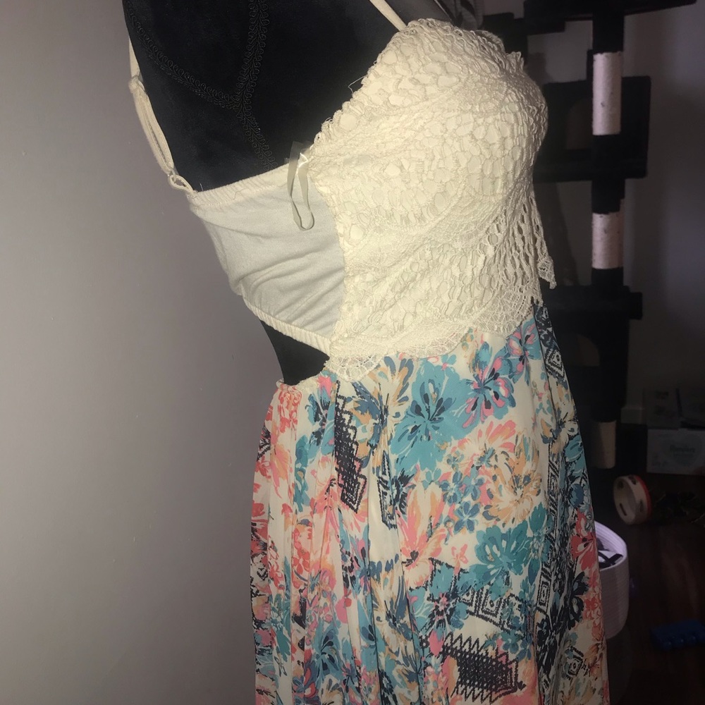 Dress - Picture 5 of 6